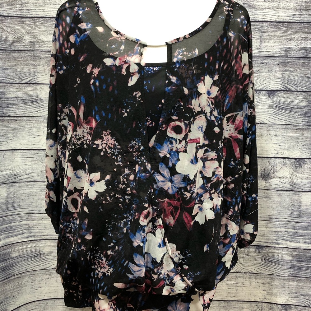 Jennifer Lopez 3/4 sleeve blouse